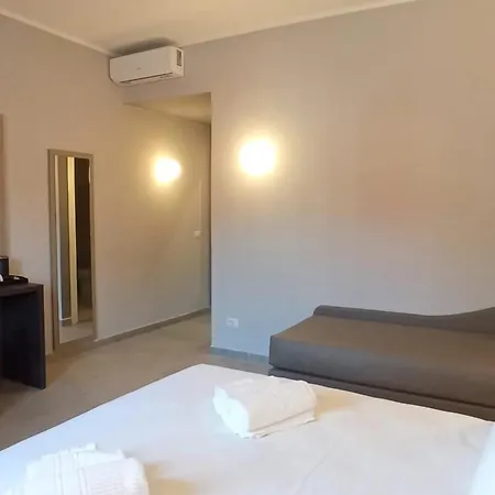 Tiber בית הארחה 4*
